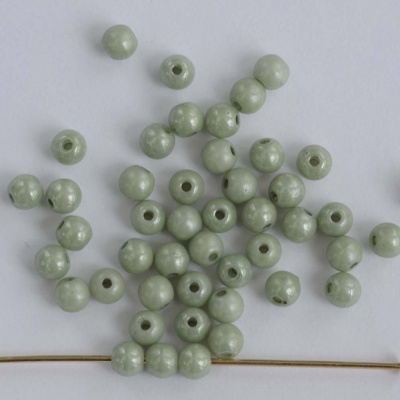 Druk Round Green 2 3 4 mm Chalk Light Green Shimmer 03000-14457 Czech Beads
